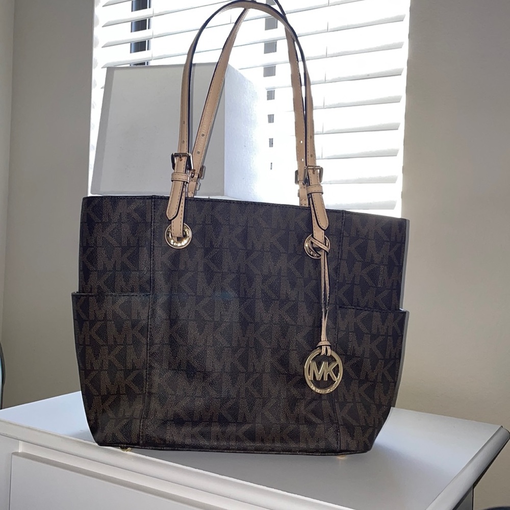 ✨Michael Kors Medium Tote Bag✨